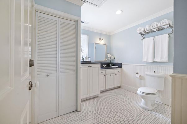 Bathroom, Interior, Recessed Lighting