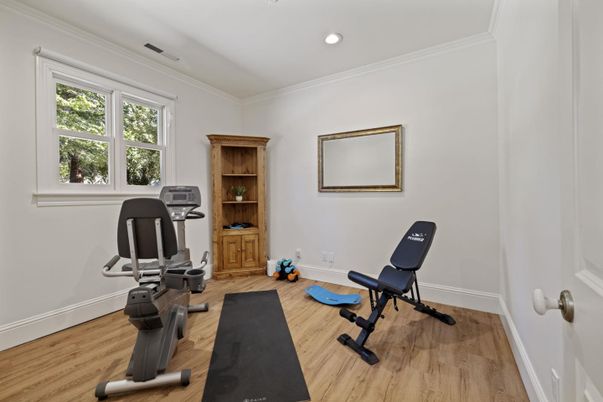 Fitness Equipment, Interior, Recessed Lighting, Wood Texture Flooring