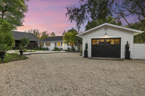 Attached, Exterior, Facade, Ranch