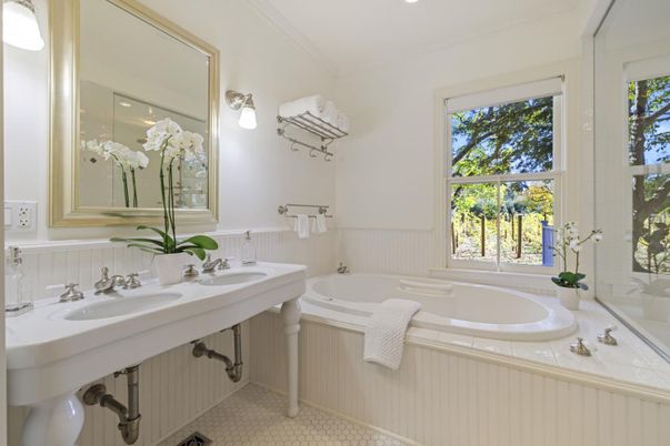 Bathroom, Dual Sink Vanities, Interior, Recessed Lighting