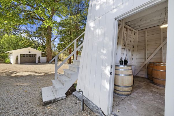 Detached Garage, Exterior