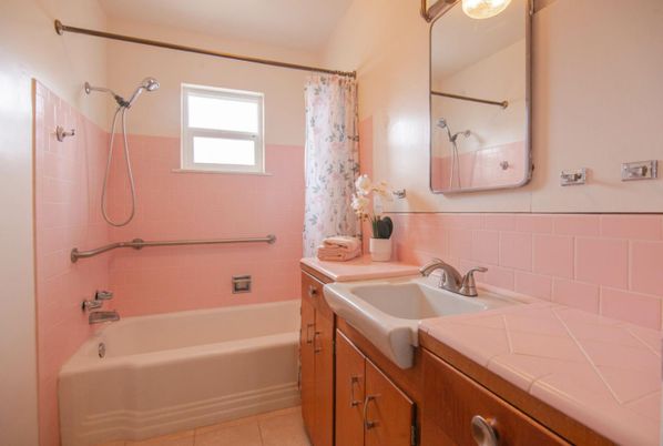 Bathroom, Interior, Tile Countertops