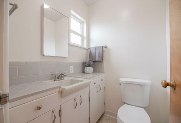 Bathroom, Interior, Tile Countertops
