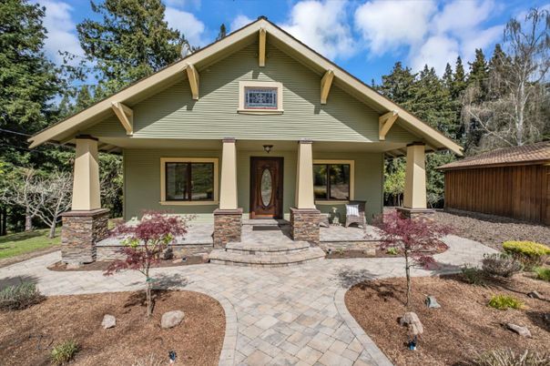 Exterior, Facade, American Craftsman
