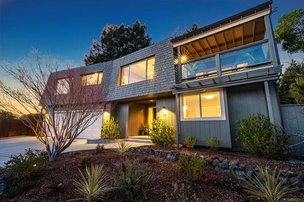 Attached, Backyard, Exterior, Facade, Modern