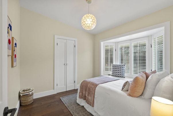 Bedroom, Interior, Pendant Lights, Wood Texture Flooring