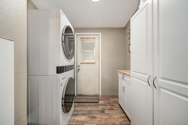 Interior, Recessed Lighting, Utility Closets, Washer, Wood Texture Flooring
