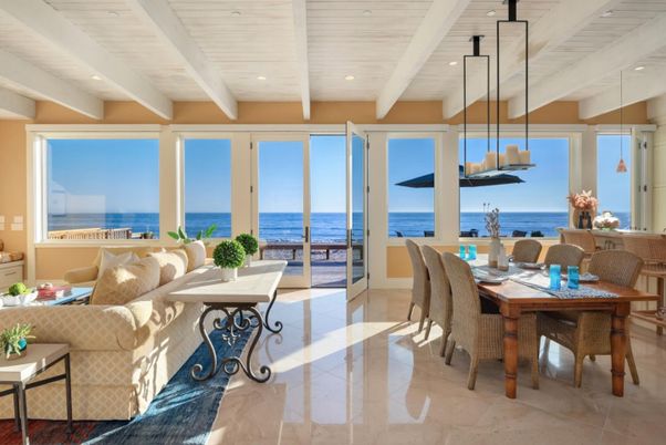 Dining room, Interior, Living room, Pendant Lights, Recessed Lighting, Water