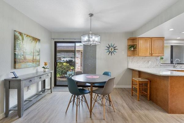 Dining room, Interior, Kitchen, Pendant Lights, Recessed Lighting, Wood Texture Flooring