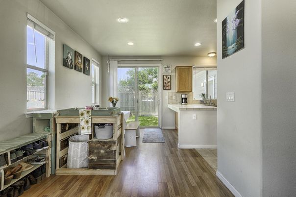 Interior, Recessed Lighting, Wood Texture Flooring