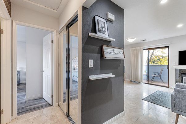 Fireplace, Interior, Recessed Lighting