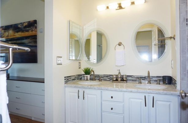 Bathroom, Dual Sink Vanities, Interior