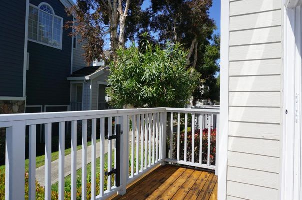 Exterior, Wood Texture Flooring