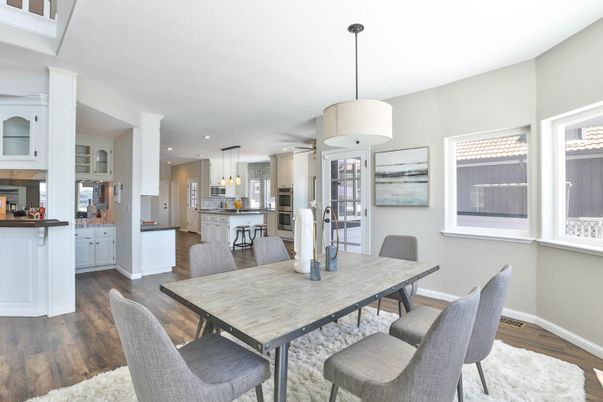 Dining room, Interior, Kitchen, Pendant Lights, Recessed Lighting, Wood Texture Flooring