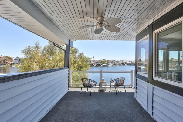 Interior, Sun Room, Water
