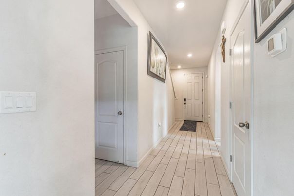 Interior, Recessed Lighting, Wood Texture Flooring