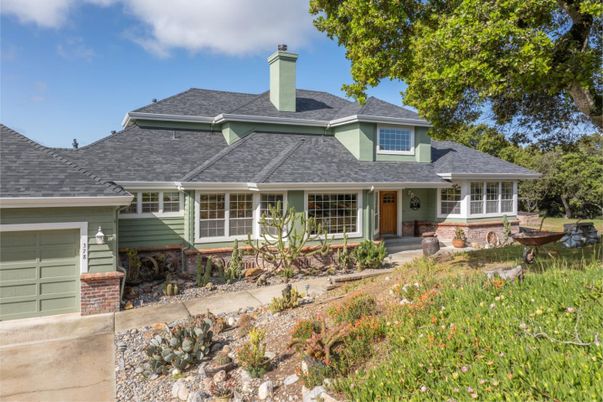 Attached, Exterior, Facade, Cape Cod