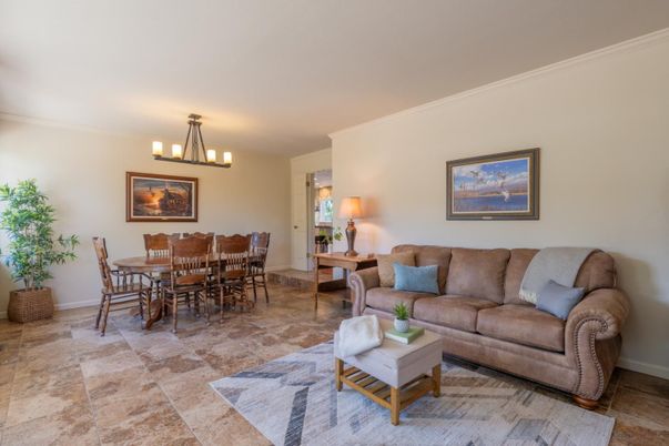 Chandelier, Dining room, Interior, Living room