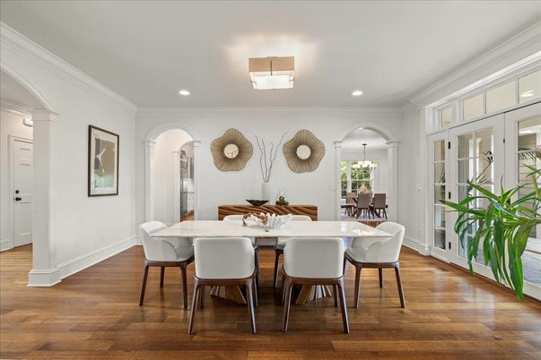 Chandelier, Dining room, Interior, Recessed Lighting, Wood Texture Flooring