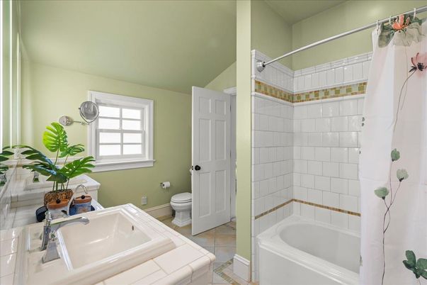 Bathroom, Interior, Tile Countertops