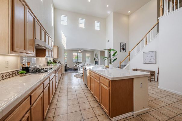 Dining room, Interior, Kitchen, Recessed Lighting, Tile Countertops