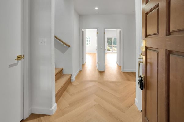 Interior, Recessed Lighting, Wood Texture Flooring