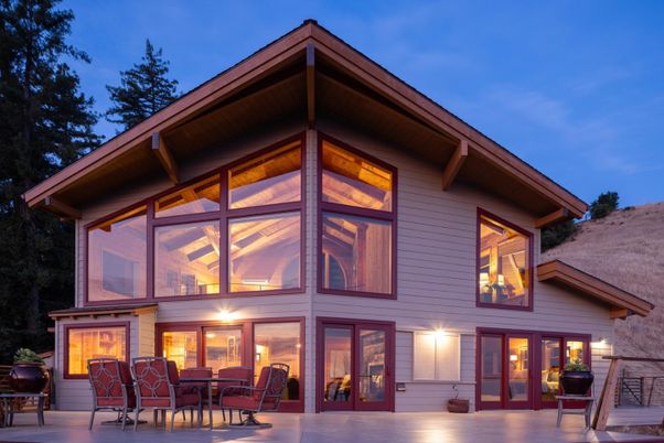 Exterior, Facade, Modern