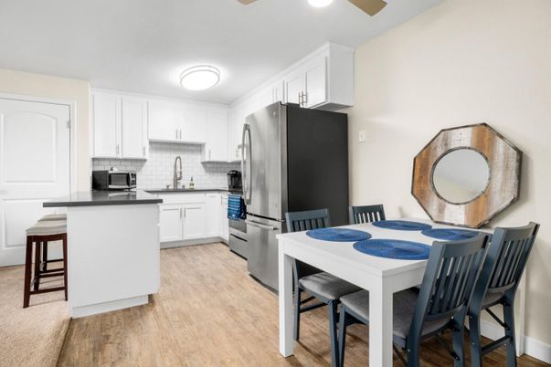 Dining room, Interior, Kitchen, Stainless Steel Appliances, Wood Texture Flooring