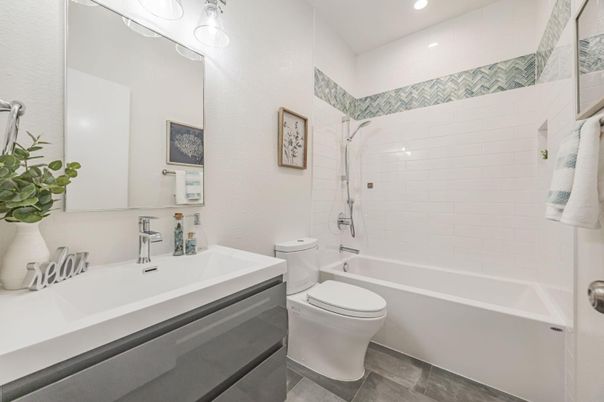 Bathroom, Interior, Recessed Lighting