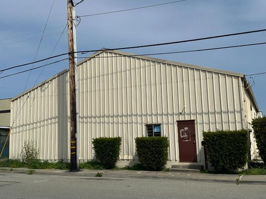 Exterior, Facade, Highrise