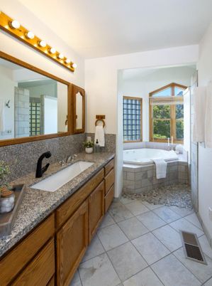 Bathroom, Dual Sink Vanities, Interior