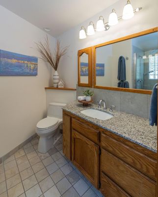 Bathroom, Dual Sink Vanities, Interior