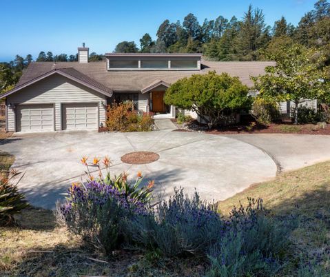 Attached, Exterior, Facade, Ranch