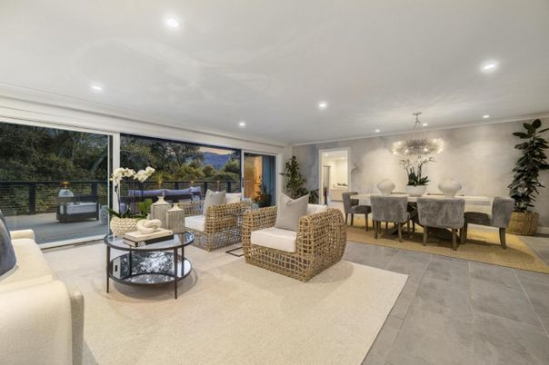 Dining room, Interior, Living room, Pendant Lights, Recessed Lighting