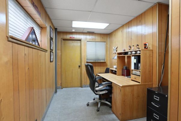 Home Office, Interior, Recessed Lighting, Wooden Walls