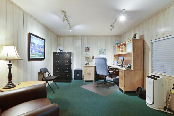 Home Office, Interior