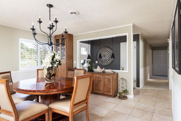 Chandelier, Dining room, Interior