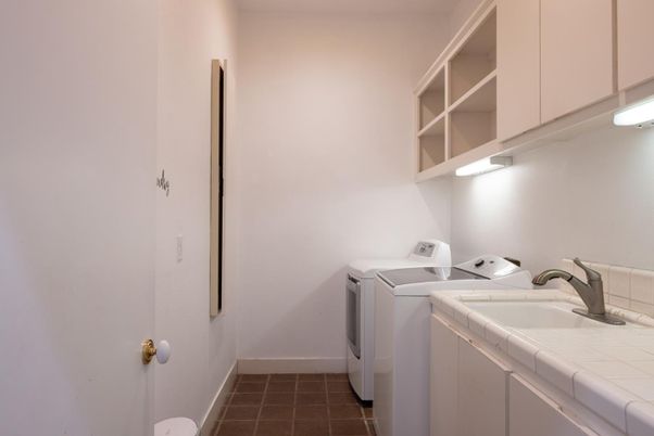 Interior, Washer