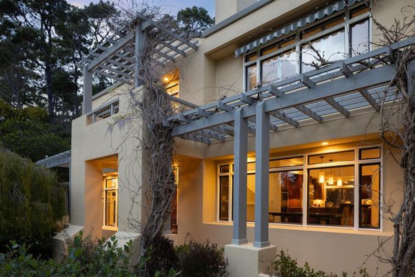 Exterior, Facade, Modern