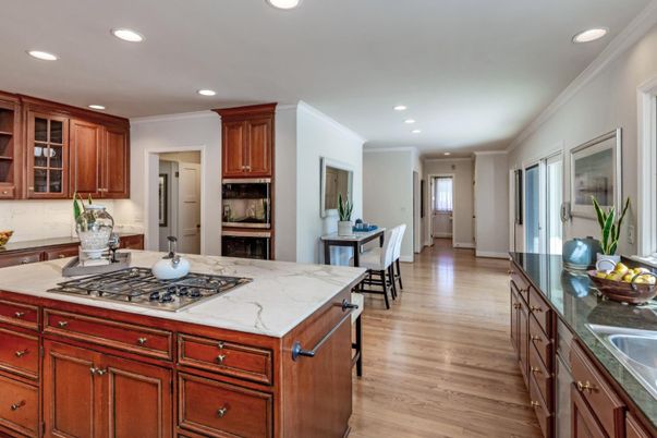 Dining room, Interior, Kitchen, Recessed Lighting, Wood Texture Flooring