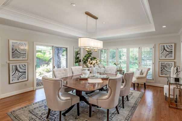 Chandelier, Dining room, Interior, Pendant Lights, Recessed Lighting, Wood Texture Flooring