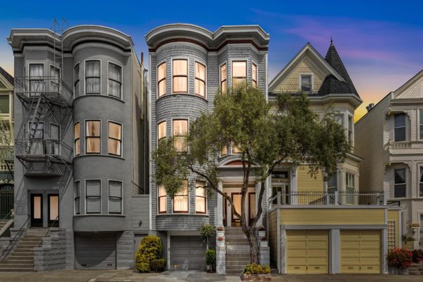 Attached, Exterior, Facade, Rowhouse