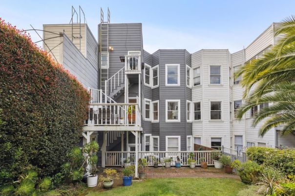 Backyard, Exterior, Facade, Rowhouse