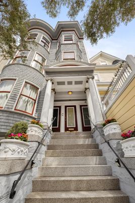 Exterior, Facade, Queen Anne Victorian