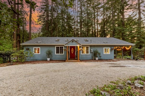 Backyard, Exterior, Facade, Ranch