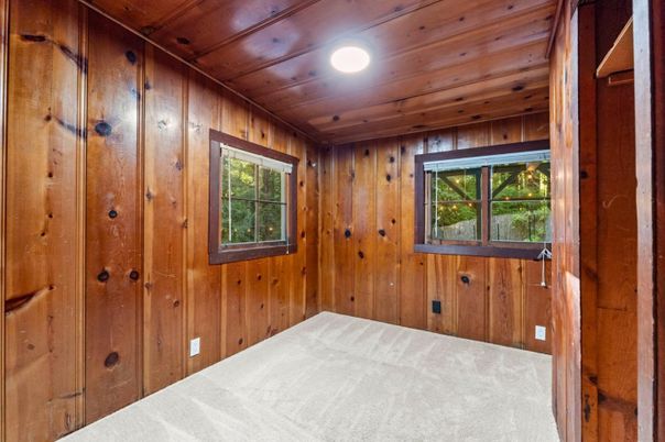Empty room, Interior, Wooden Ceilings, Wooden Walls