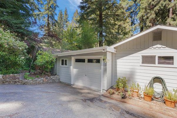 Detached Garage, Exterior