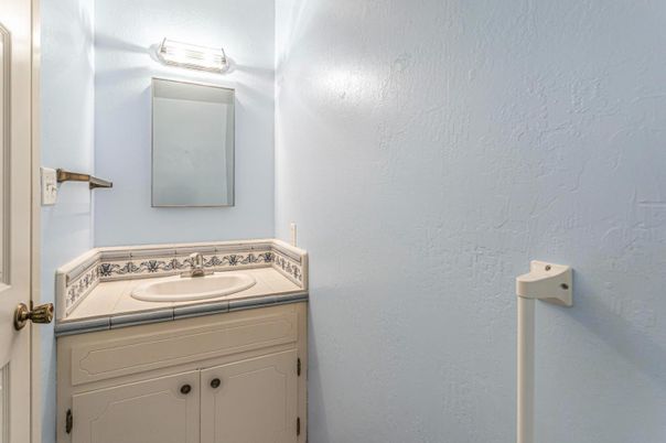 Bathroom, Interior, Tile Countertops