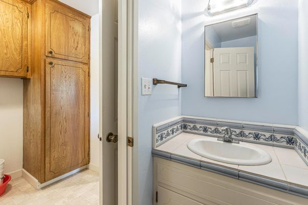 Bathroom, Interior, Tile Countertops