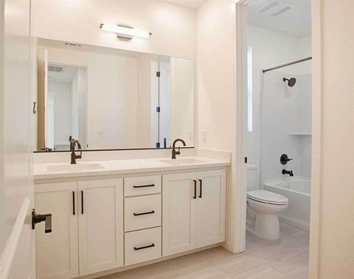 Bathroom, Dual Sink Vanities, Interior